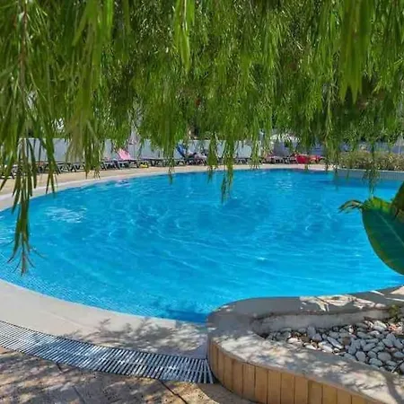 Balaia Golf Village 105 아파트